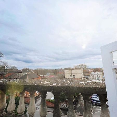 4 Bed Loft Apartment Overlooking Historic Town Троубридж Экстерьер фото