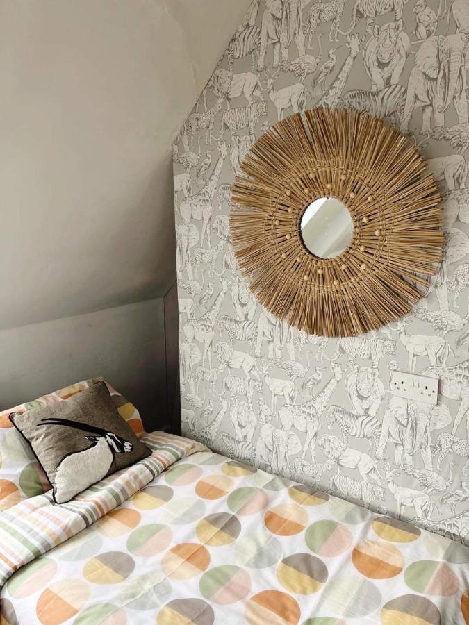 4 Bed Loft Apartment Overlooking Historic Town Троубридж Экстерьер фото